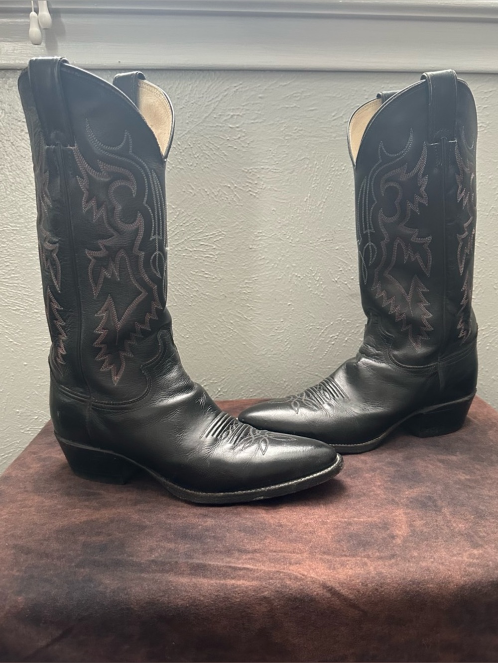 Vintage Justin Handmade Men's Black Leather Western Cowboy Boots Size 8D - Picture 4 of 6
